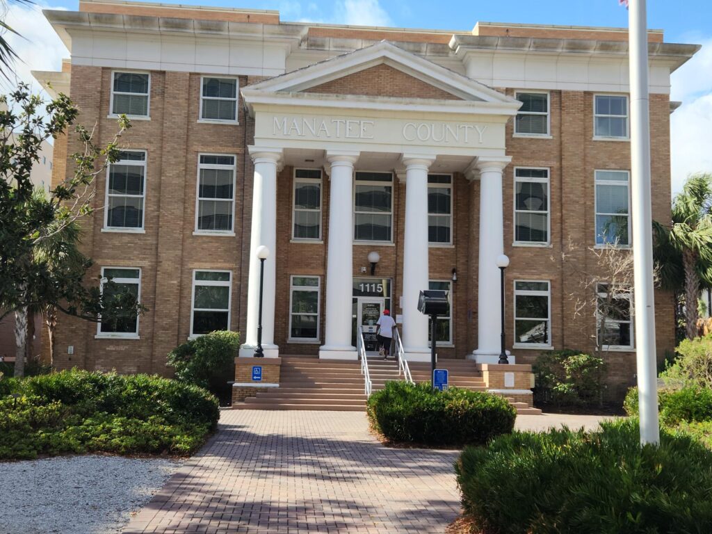 Historic Manatee County Courthouse in Bradenton, Florida – Gimeno vs. NCH MD ERISA case brief